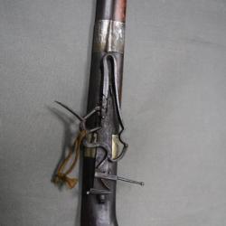 Rare fusil à silex Indochinois avec bagues en argent -  Indochine, 19ème début 20ème siècle