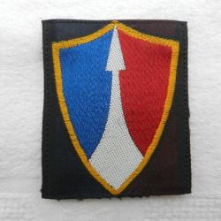 insigne tricolore militaire en tissus régimentaire français 2° corps d'armée.