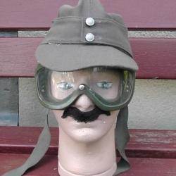 casquette et lunette militaire