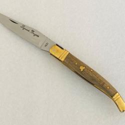 Couteau de poche Le Bougna 22 cm ouvert manche en bois de noyer incrusté.