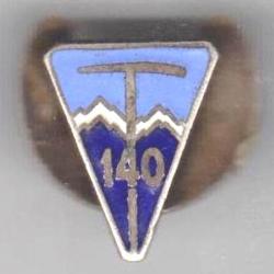 140° RIA. 140° Régiment d'Infanterie Alpine. insigne de boutionnière à lune. A.Augis St Barthélémy.