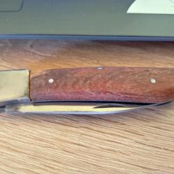 un Couteau de poche manche bois olivier total 20cm