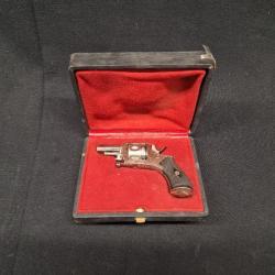 Revolver bulldog Puppy, Cal. 5,5mm - 1 sans prix de réserve !!