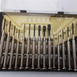 coffret de plusieurs tournevis de différentes tailles!état neuf