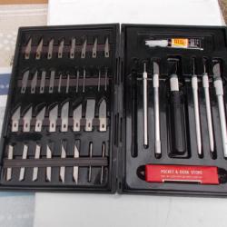 coffret de différents cutters,état comme neuf