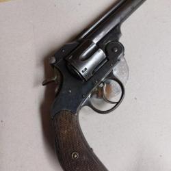 Tres grand revolver a brisure cal.455 cat D SANS POINÇONS OU INDICATIONS DE FABRICATION a identifier