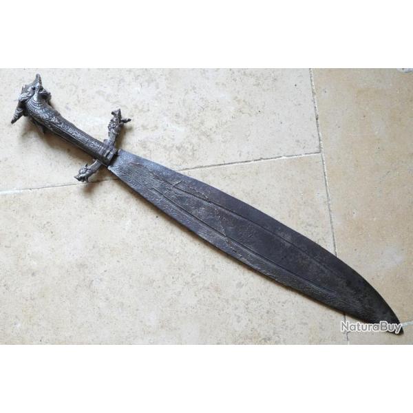 Arme antique - lourde dague pe courte en fonte fer monobloc d'origine poque inconnues CN17DG001