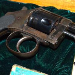 revolver "Le Formidable" de la Manufacture d'Armes de St-Etienne, en calibre 8,92