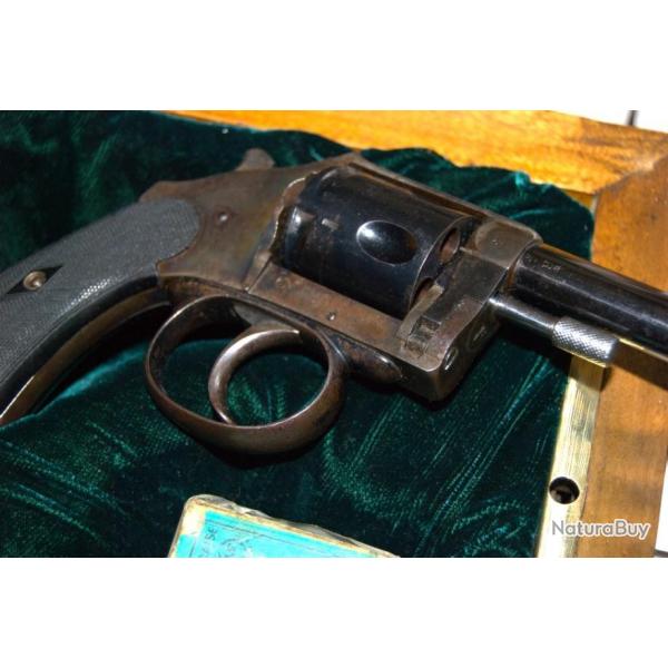 revolver "Le Formidable" de la Manufacture d'Armes de St-Etienne, en calibre 8,92