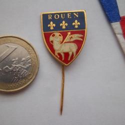 épinglette vintage collection Rouen Normandie Seine-Maritime insigne