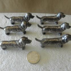 6 porte-couteaux teckel en métal plaque argent annees 60