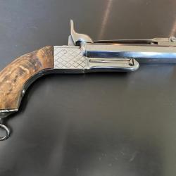 Pistolet à double canon avec baïonnette et gâchettes cachées. 19ème siècle.