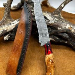 Couteau chasse lame damas 256 couches Manche en bois d'olivier  ref D49