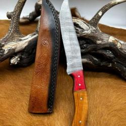 Couteau chasse lame damas 256 couches Manche en bois d'olivier  ref D45