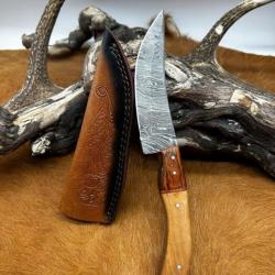Couteau chasse lame damas 256 couches Manche en bois d'olivier  ref D50