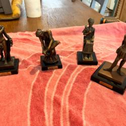 Lot de statuettes en bronze gravé