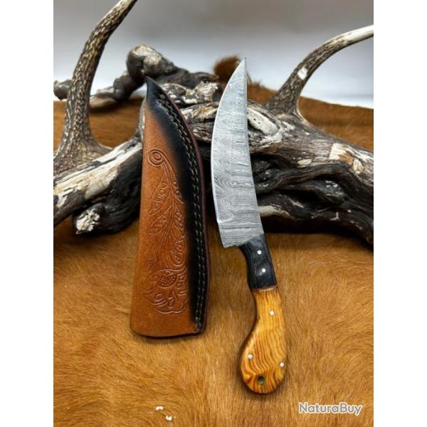 Couteau chasse lame damas 256 couches Manche en bois d'olivier  ref D56