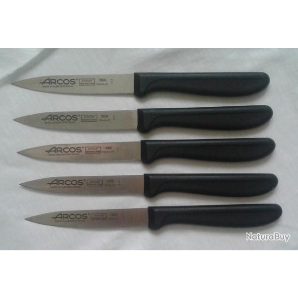 5 Couteaux de table Arcos. Fabricant Espagnol. Trs bon tranchant.
