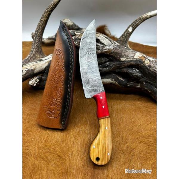 Couteau chasse lame damas 256 couches Manche en bois d'olivier  ref D80