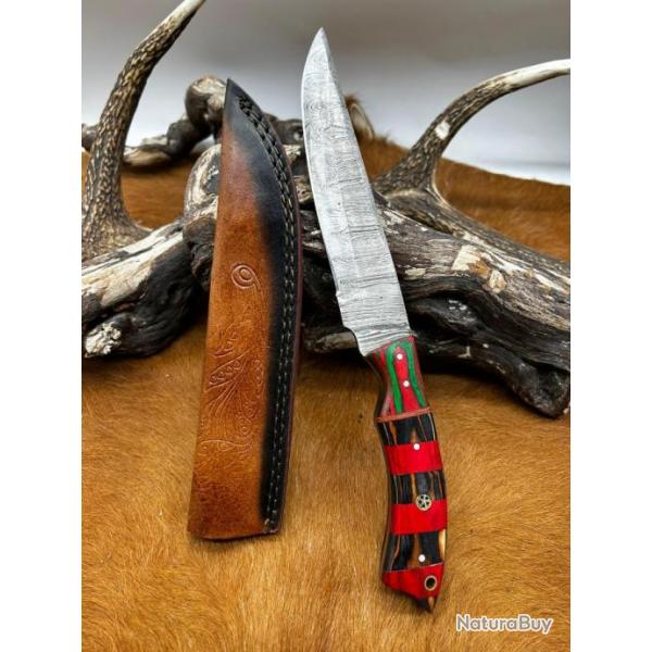 Couteau chasse lame damas 256 couches Manche en bois d'olivier color ref D84