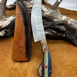 Couteau chasse lame damas 256 couches Manche en bois d'olivier coloré  ref D88
