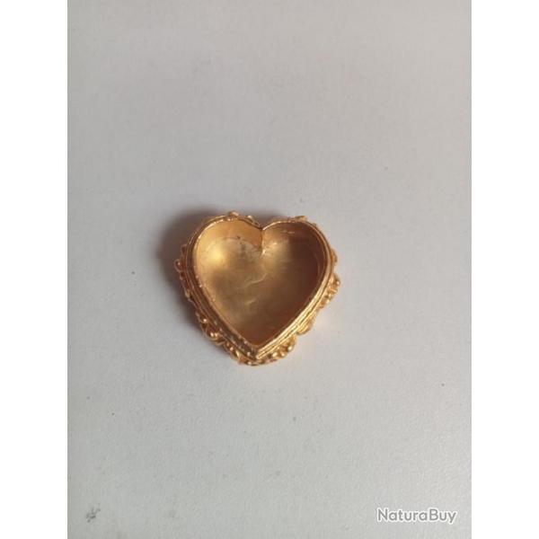 petite boite en plaqu or pilulier forme de coeur + broche 2,5 cm x 2,5 cm