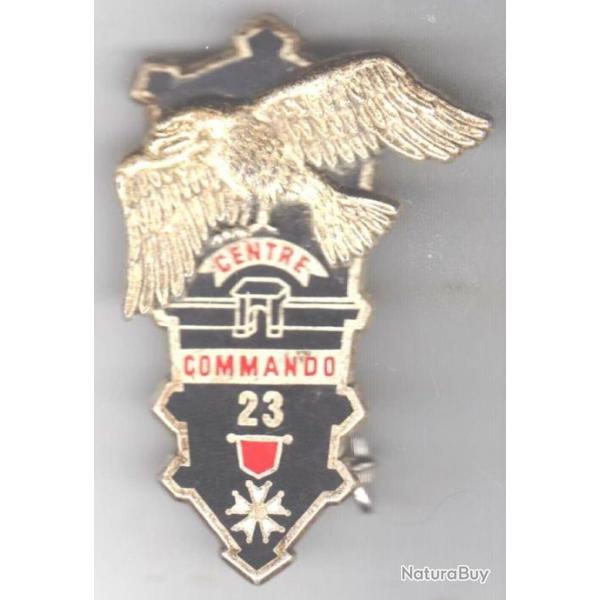 Centre Commando 23. D.2519. 2 anneaux.