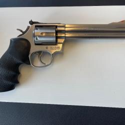 Revolver Smith & Wesson 686-4 canon 6 pouces 357 Magnum Inox Hogue Occasion