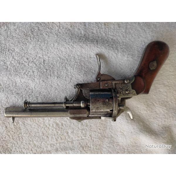 Revolver  broche MEYERS Brevet calibre 7 mm, modle  cadre ferm