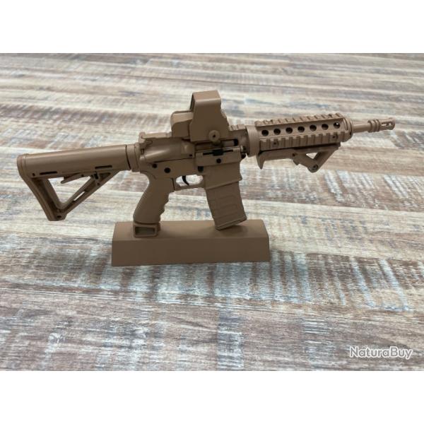 REPLIQUE  MINIATURE D' ARMES DE GUERRE AR15 SABLE