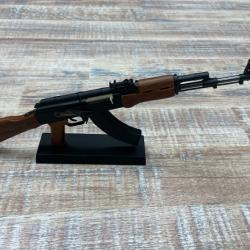 REPLIQUE  MINIATURE D' ARMES DE GUERRE AK 47