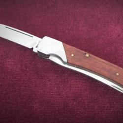 Couteau pliant sécurité manche en bois et acier inoxydable Folding knife in wood and stainless steel