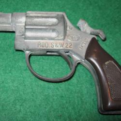jouet ancien pistolet S & W 22 a amorce a restaurer