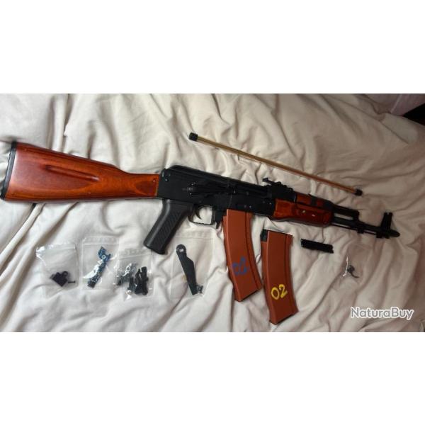 REPLIQUE AK-74 S&T AVEC ACCESSOIRE