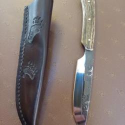 Couteau de Paulo Simoés  lame forgé acier 51/60 manche bois de cerf étui  cuir du coutelier