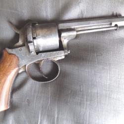 revolver 9mm a broches allemand  barillet gravé d une couronne et d un U en bon etat
