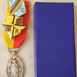 Décoration médaille religion hospitalité diocésaine Nîmes insignes brancardier s St Félix