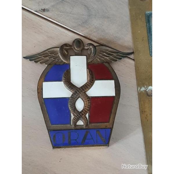 Trs rare, trs bel ensemble plaque et caduce maill de mdecin  Oran. Priode Guerre d'Algrie.