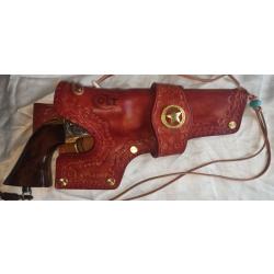 Holster cuir moulé pour Colt Sheriff 1851 et autres modèles Pietta. Artisanat