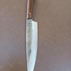 Grand couteau artisanal de chef lame acier forgé , manche en bois de bocotte