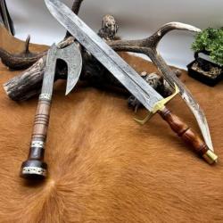 Magnifique set épée +  hache viking lame en acier damas 512 couches et manche en bois de Noyer