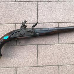 ancienne pistolet a silex (1071 A)
