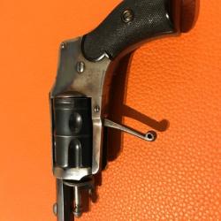 Très beau revolver type vélodog calibre 6 mm avec cran de sécurité