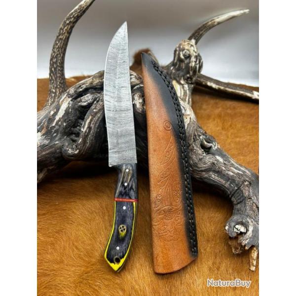 Couteau chasse lame damas 256 couches Manche en bois d'olivier color ref D106