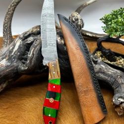 Couteau chasse lame damas 256 couches Manche en bois d'olivier coloré ref D107