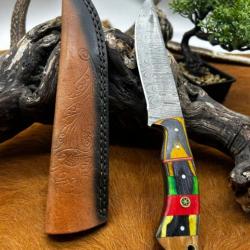 Couteau chasse lame damas 256 couches Manche en bois d'olivier coloré ref D113