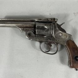 Revolver espagnol 6 coups 12mm en l'état.
