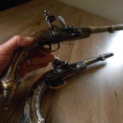 Paire de pistolets orientaux ottomans à silex