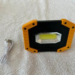 Mini projecteur de travail Led Portable Rechargeable à poignée 30W