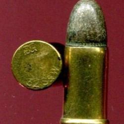 .32 S&W - amorçage central interne - marquage en relief : GG   32 S&W - étui laiton 1 trou